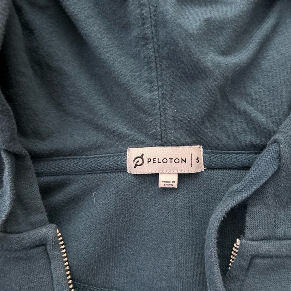Peleton Sweatshirt - Picture 2 of 3